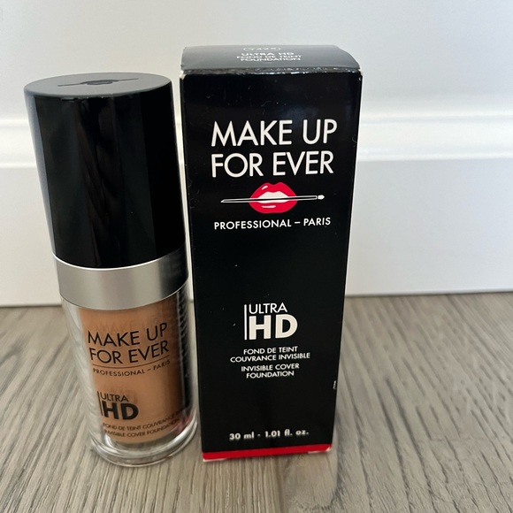 Make up for Ever Ultra Hd Invisible Cover
Foundation Y425 - Honey - Picture 2 of 4